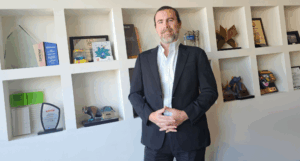 Gabriel González, gerente de papelería en Exel del Norte