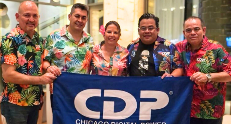 Ingrid Becerra y los representantes de CT Internaciona, Exel del Norte, CVA Mayoreo e Ingram Micro.