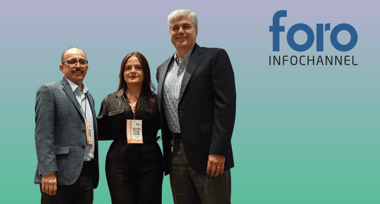 Humberto Saucedo, gerente de infraestructura y seguridad de la información en Grupo Urrea; Lilia Pérez, directora general de Alesca Productividad; Adrián Díaz, director de Tecnologías de Información en Grupo Construlita.