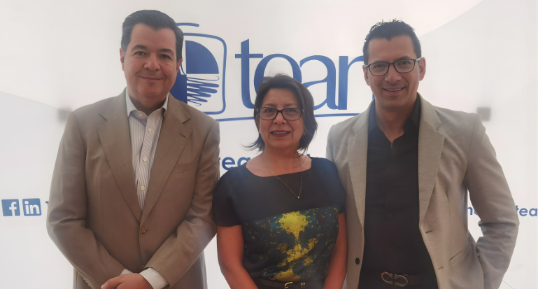 javier_rubio_gisela_gallardo_leonel_gomez_team